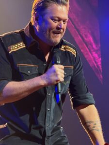 Blake Shelton Biography