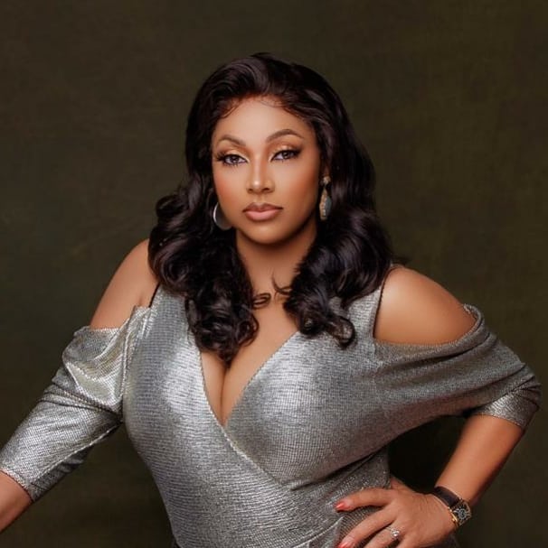 Lola Okoye Biography